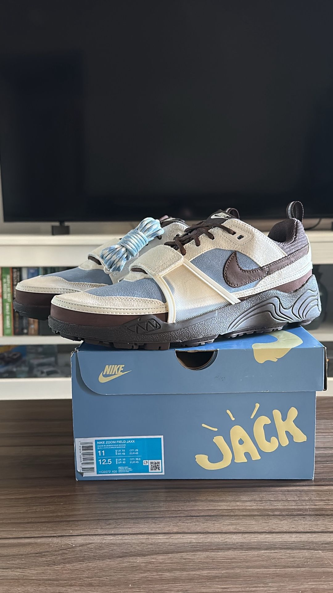 DS Nike Zoom Field Traxx Travis Scott