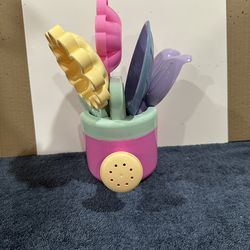 BULLSEyE   PLAYGROUND    SAND   PLAY  PINK  WATERiNG  CAN  W   FLOWERs