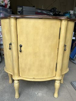 Living Room/ Hallway Occasional Furniture 