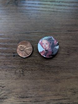 Pearl Horror Movie Pin Button