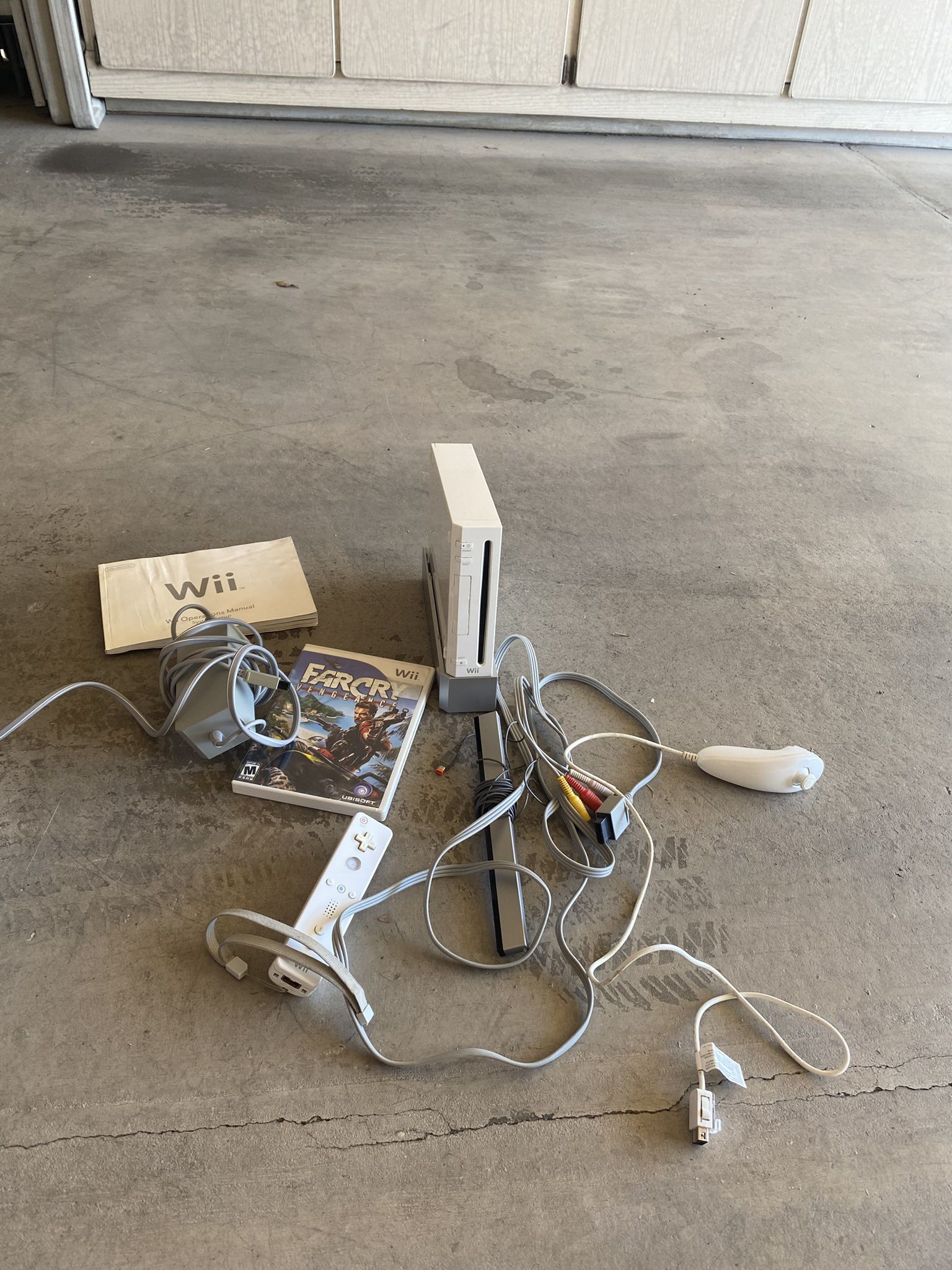 Nintendo White Wii Bundle