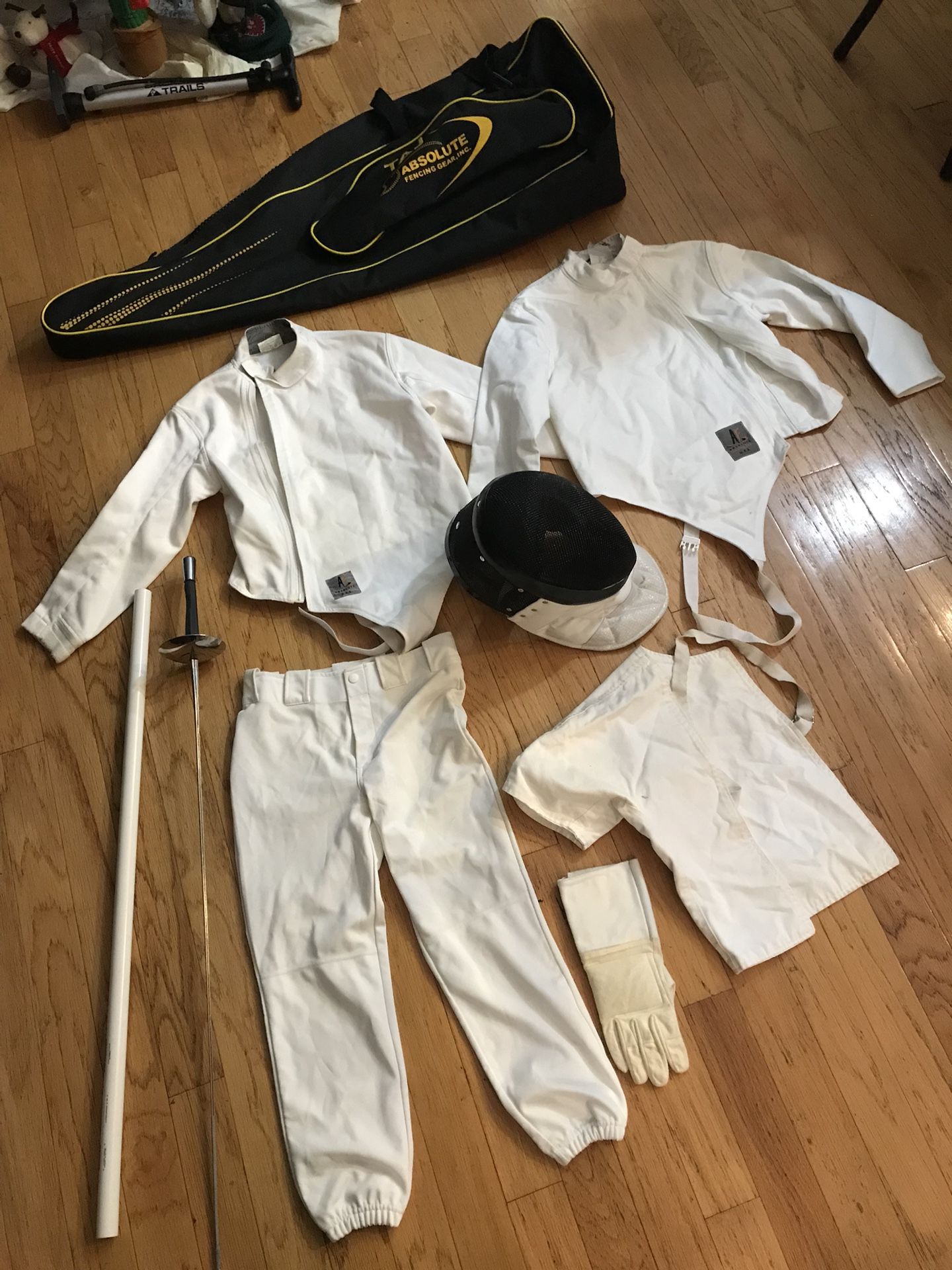 Absolute Fencing Gear Set Like New W/ Bag And Many More