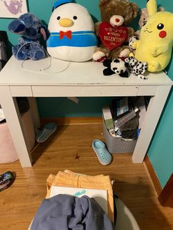 White desk with Drawer 