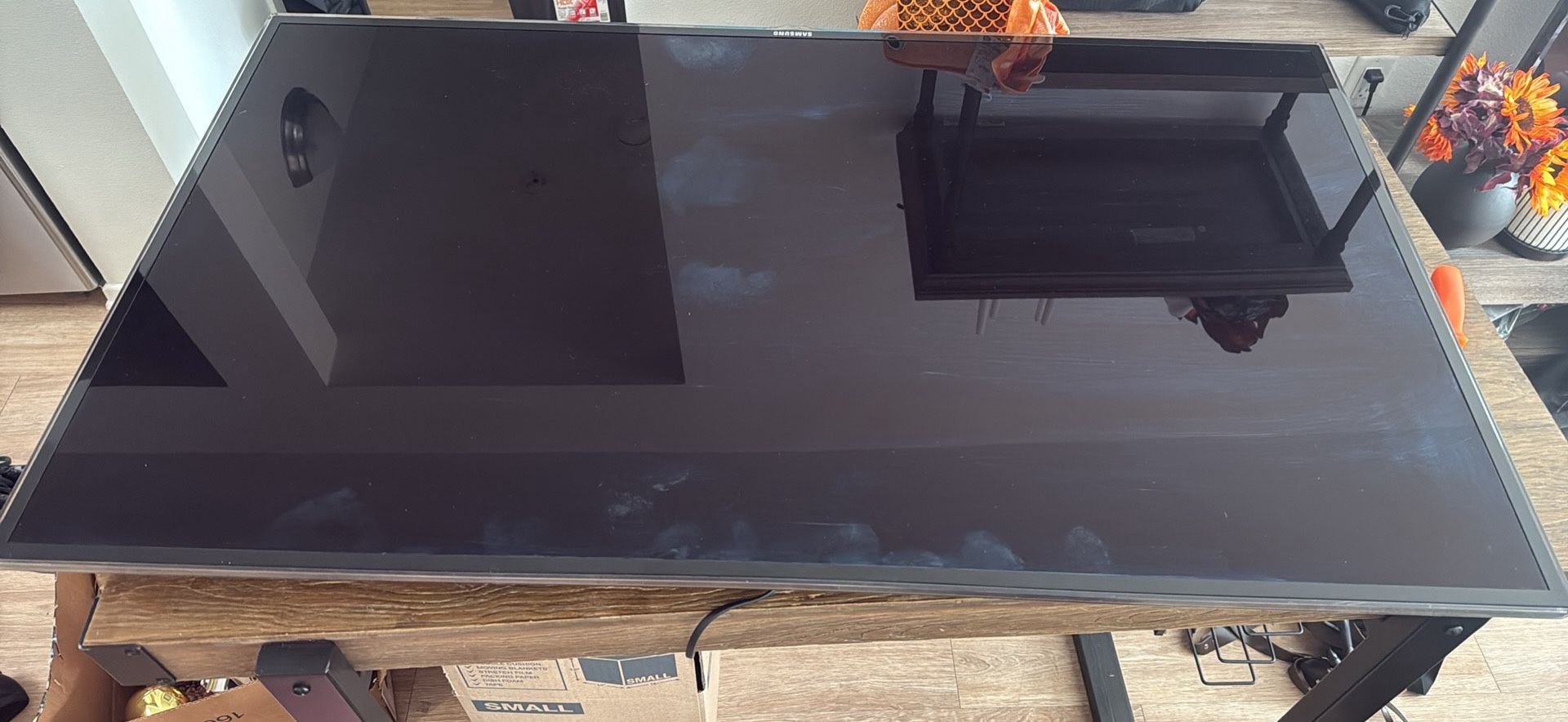 Samsung UN55D6500 55" 3D LED TV with extending wall mount plus tilt