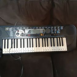 YAMAHA Portatone PSR-79 MIDI Electronic Keyboard Synthesizer w/ Stereo Sampling Ac Adapter Included