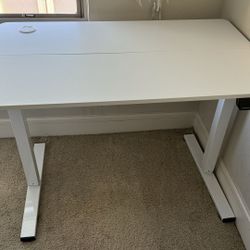 Adjustable Height Computer Desk