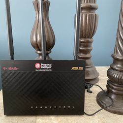 T-Mobile Asus Cellspot Dual-Band Wireless Gigabit Router: 4G LTE Signal Booster