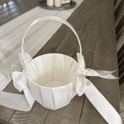 Various wedding items. Prices on description area