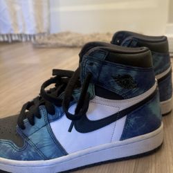 Tie Dye Nike  7.5 Women’s