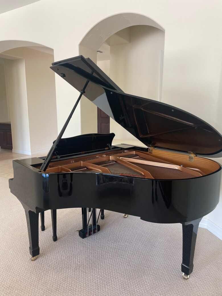 Yamaha Baby Grand Piano C1