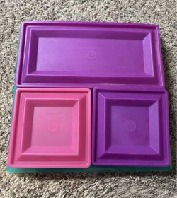 Tupperware serving set