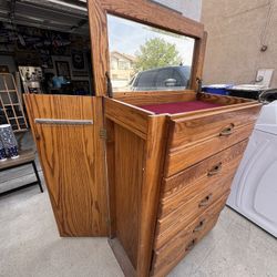 Dresser