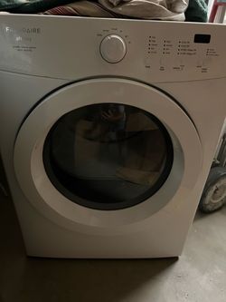 Washer and dryer Frigidaire affinity matching pair front load