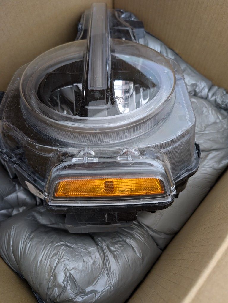 2024 Ford Bronco Headlights