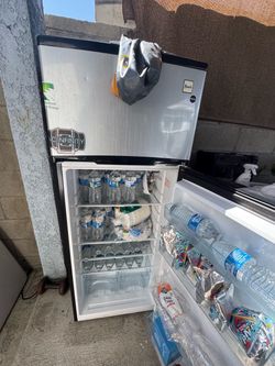 Small fridge *not working*