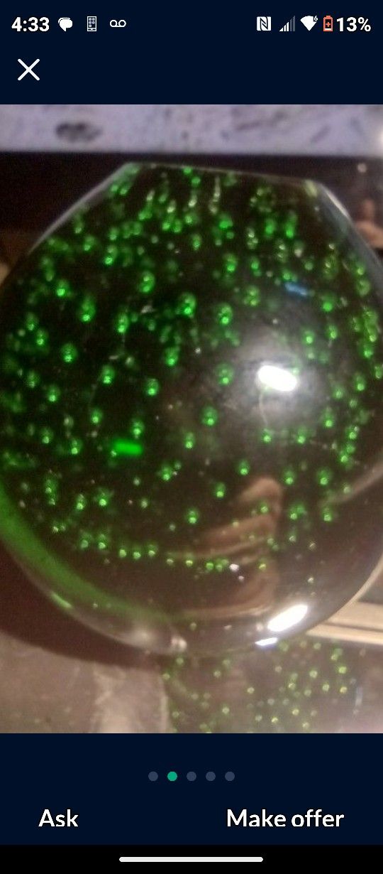 Beautiful Large , Vintage Emerald Green Selkirk England Controlled Bubble Collectors Paperweight