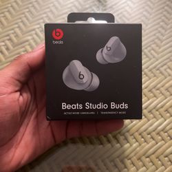 Beats Studio Buds 