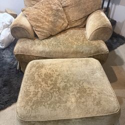 Oversized/overstuffed Lounging Chair And Ottoman