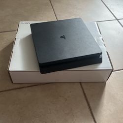 PS4 Slim (FOR PARTS)