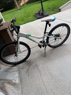 60$ Trek bike
