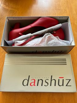 Danshuz 2in Size 7.5 Women’s Red Character Shoes