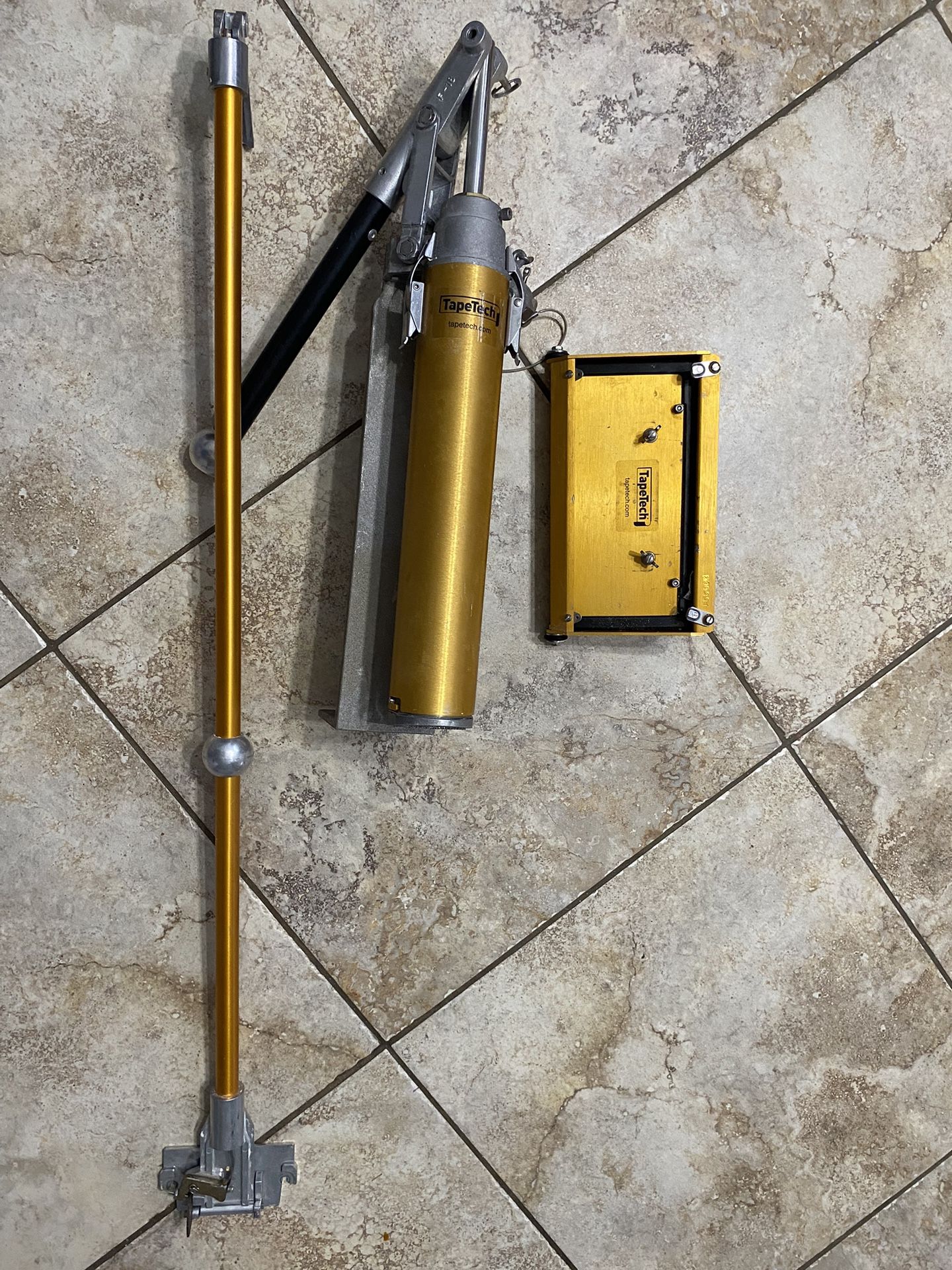 TapeTech Full Drywall Finishing Set with 10" Flat Boxe, Pump & Handles
