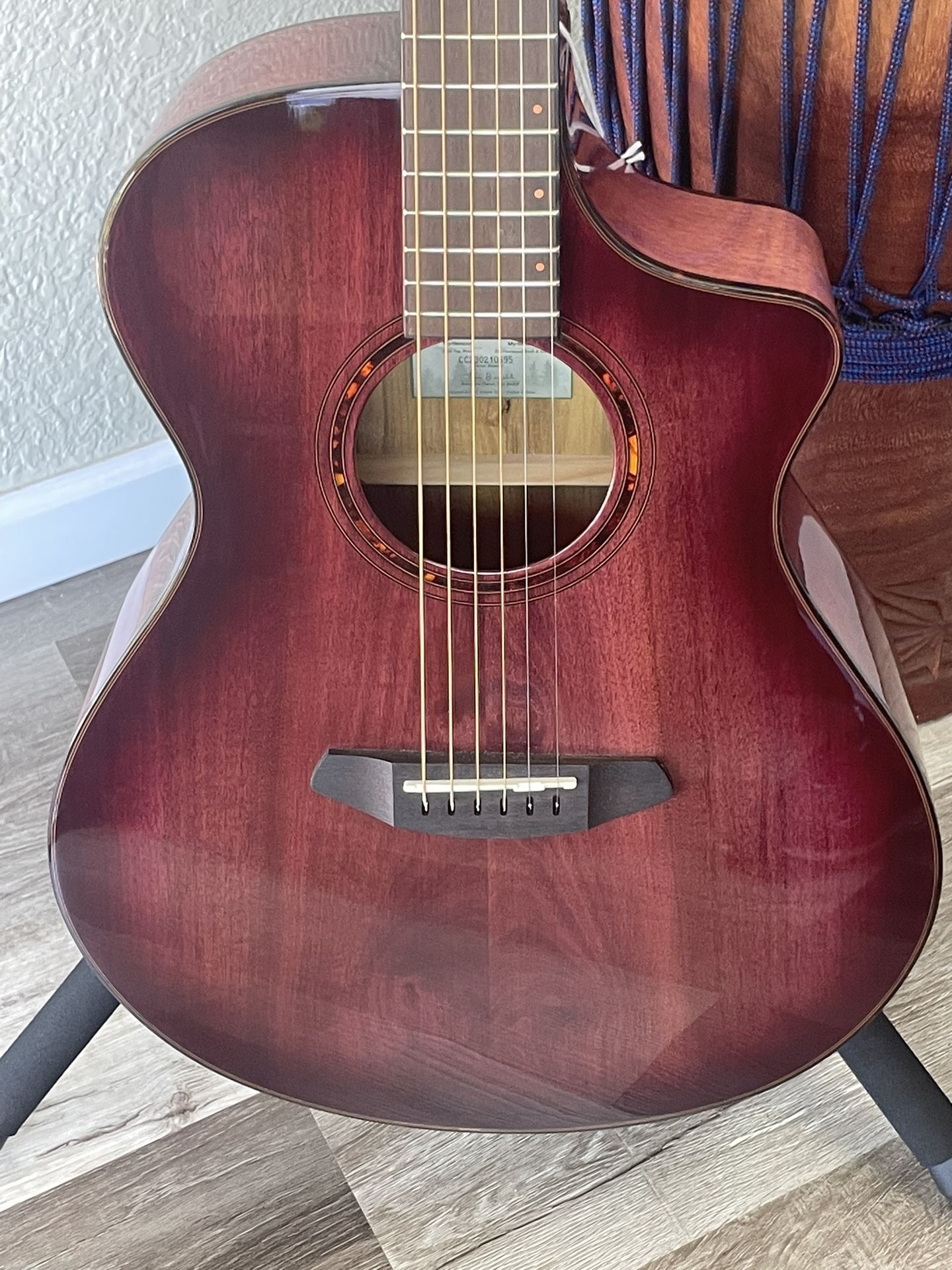 Breedlove Pursuit Exotic S Concert Limited Edition Pinot Burst Concert CE