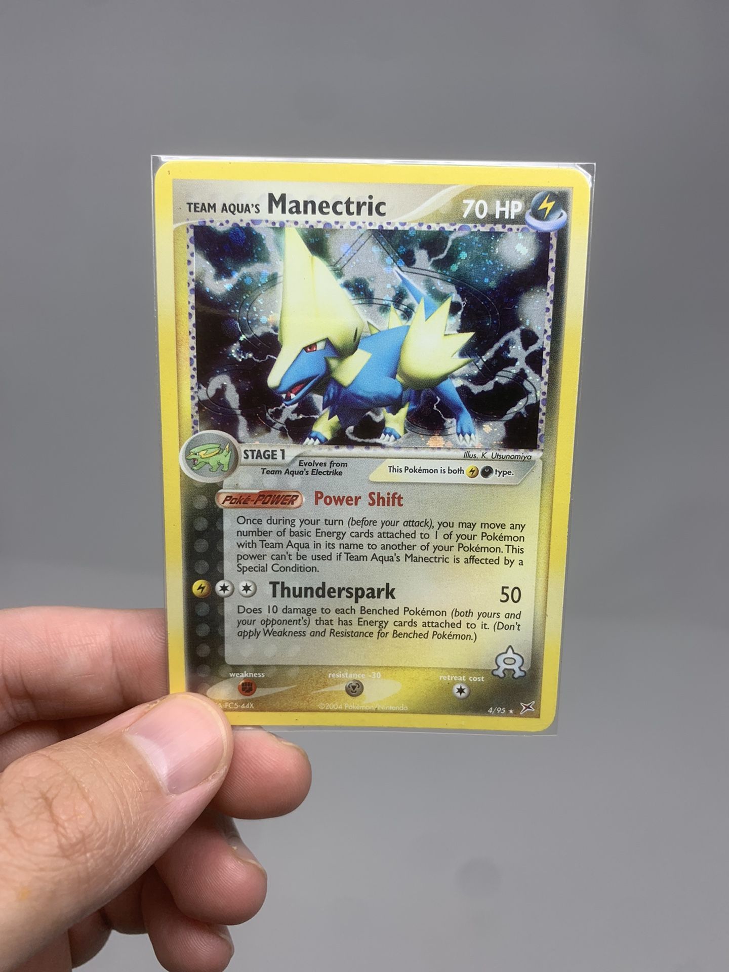 Team Aqua's Manectric 4/95 -Team Magma Vs Aqua NM Co
