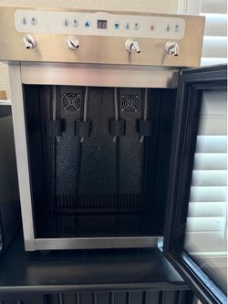 4 Bottle Wine Dispenser & Chiller (Needs new Fan)
