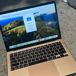 MacBook Air M1 (2020) – 8GB / 256GB – Excellent Condition 