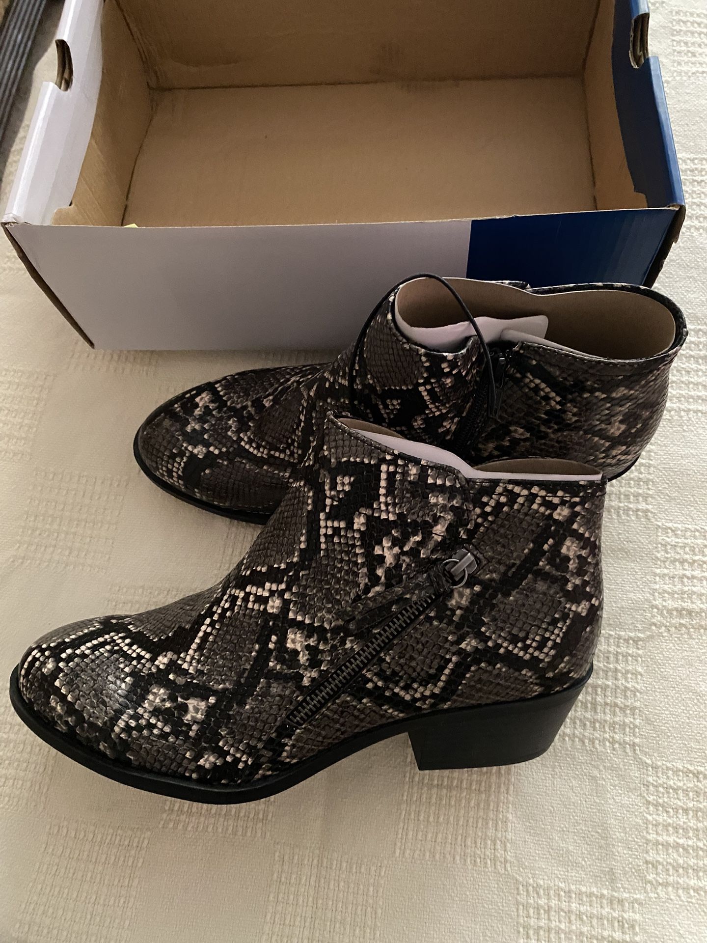 Arizona Snake Skin Print Boots
