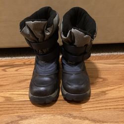 Snow Boots Sz 6