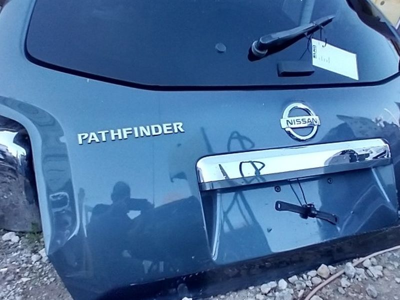 Rear Lift Gate For 2011 Nissan Pathfinder Excellent Condition