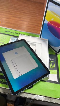 iPad 11th generation a16 128gb WiFi brand new open box used once with original charger and box