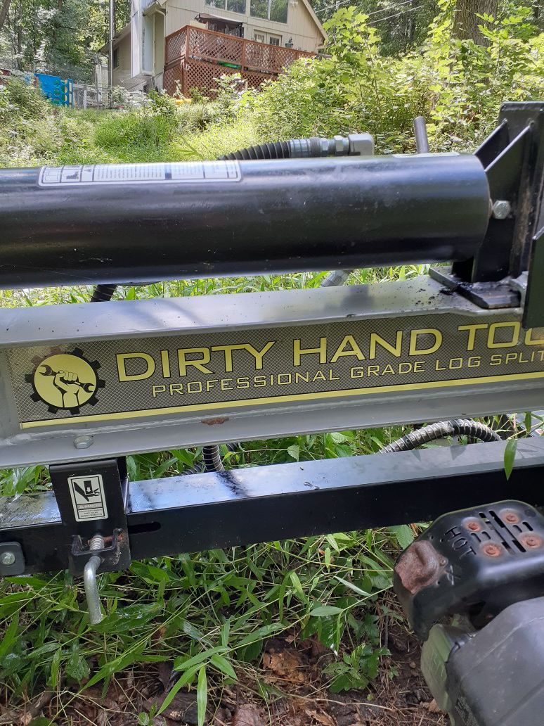 Dirty hand tools 27 ton log splitter