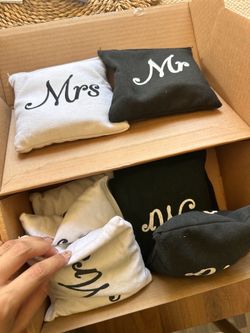 Mr & Mrs Cornhole Bags Set