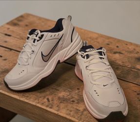 Nike Air Monarch