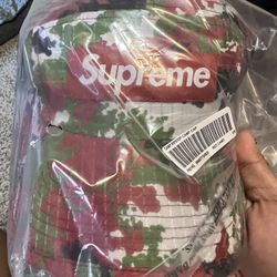 Supreme Hat 