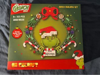 The Grinch Brick Building Set – Grinch Wreath (LEGO)