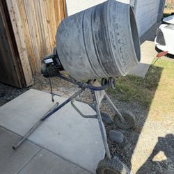 Kobalt Cement mixer
