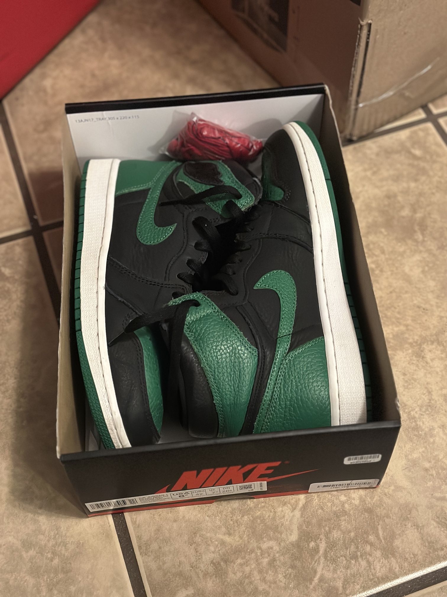Jordan 1 High Pine Green Size 8.5