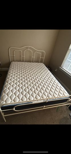 Queen Mattress/Frame