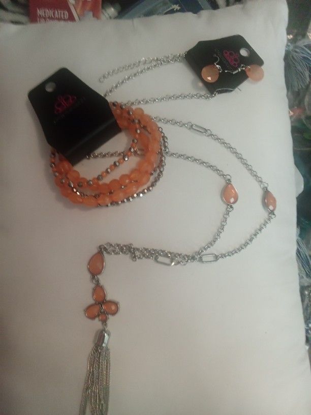 Necklace And Bracelet Set