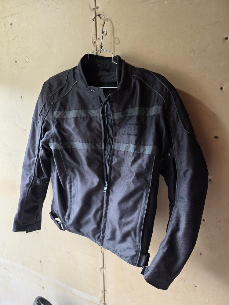 Bilt BLW20 Reflective Padded Waterproof Full Zip Buckle Motorcycle Jacket

Size M ( medium)

Excellent condition