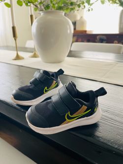 Nike black shoes sz 5 toddler