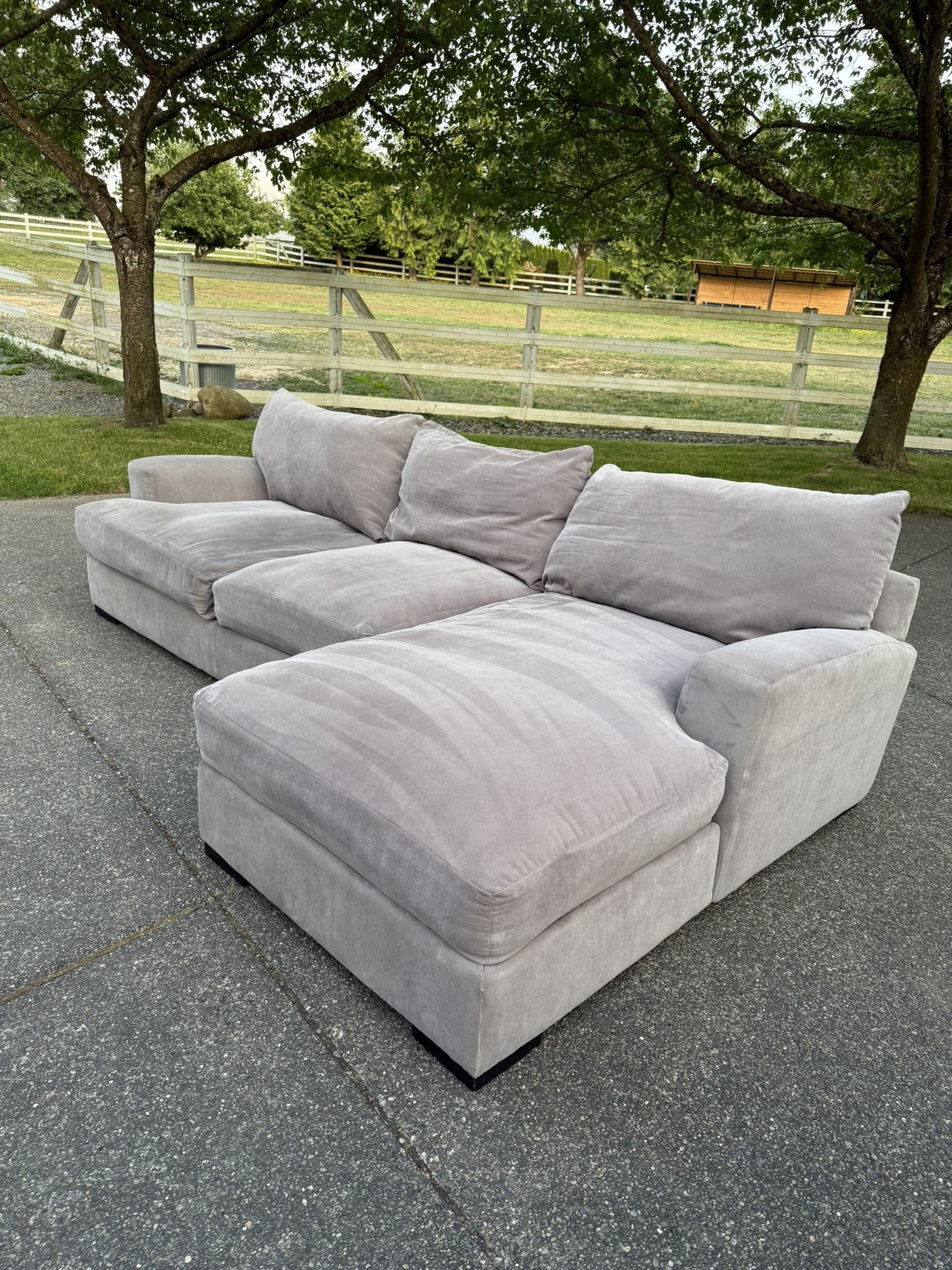 Jonathan Louis ‘Rhyder’ Sectional with Chaise