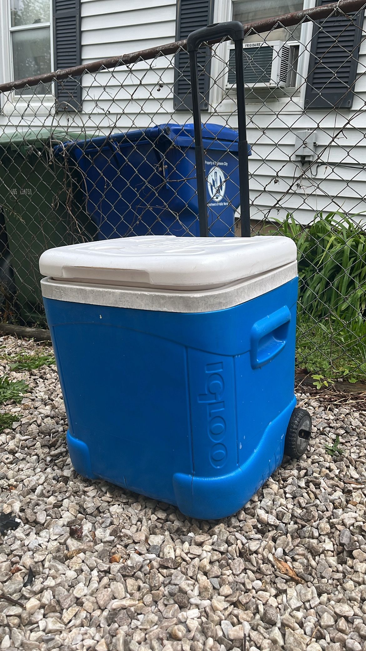 Igloo Cooler On Wheels