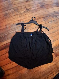 Black Tie-Strap Cropped Top