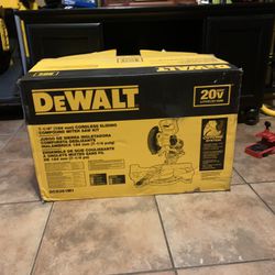 DEWALT 20V MAX Cordless 7-1/4 in. Sliding Miter Saw with (1) 20V Battery 4.0Ah
