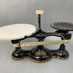 Antique Henry Troemner  Metal1 Pound Scale W/Counter Weight Works perfect  Beautiful piece 